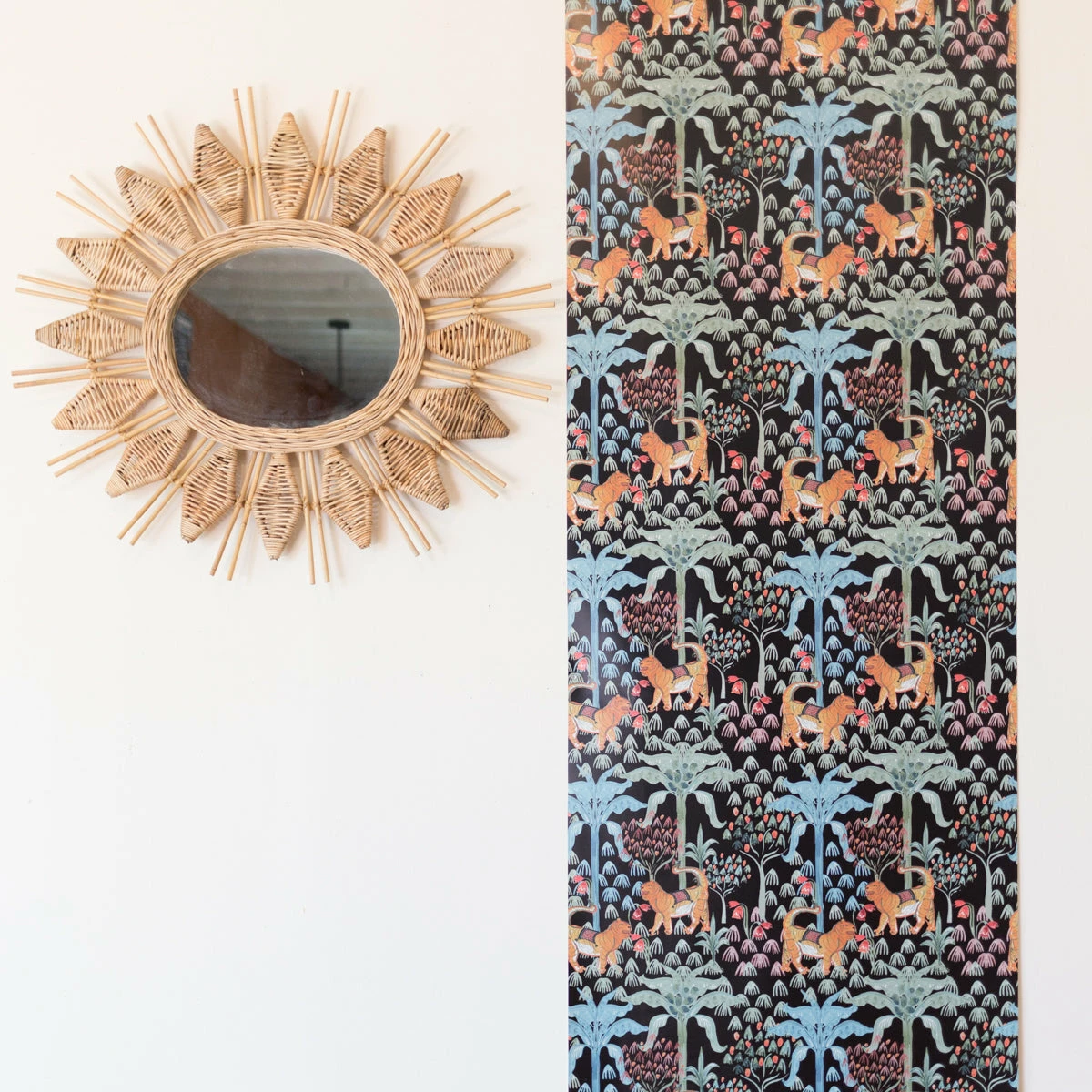 Jungalow® Tigris Wallpaper In Onyx By Justina Blakeney® - Sure Strip