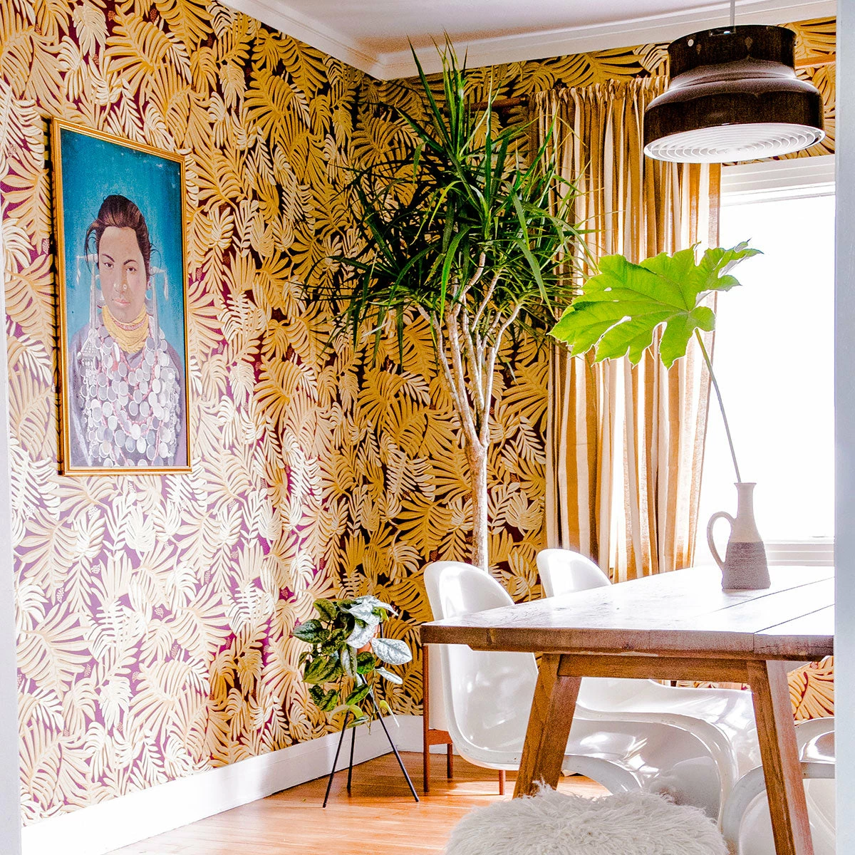 Jungalow Aja Wallpaper In Aubergine By Justina Blakeney®