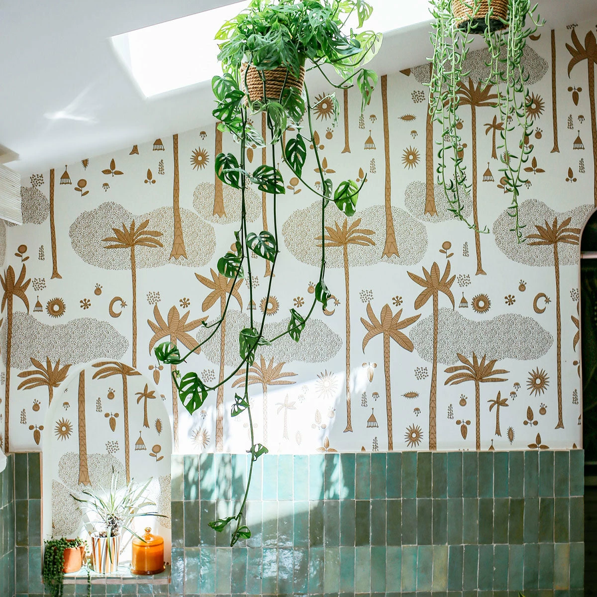 Jungalow® Cosmic Desert Wallpaper In Gold By Justina Blakeney® - Sure Strip New